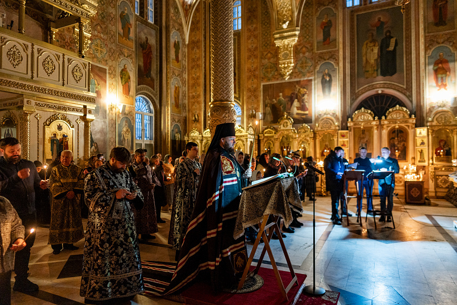 Великое повечерие во вторник первой седмицы Великого поста во Всехсвятском храме города Серпухова